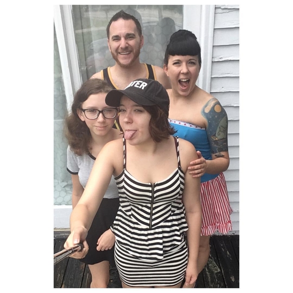 Meet your Posher, Sam - Picture 1 of 1